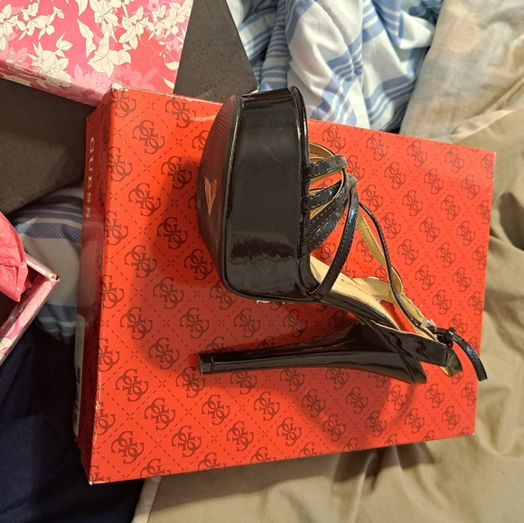 Heels - Picture 3 of 4